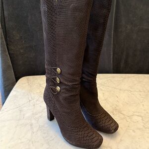Elaine Turner Brown Heeled Boots with Western Flair